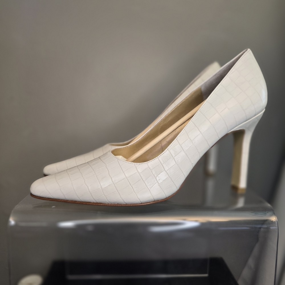 Elegant White Croc-Embossed Pumps